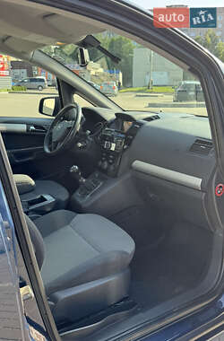 Минивэн Opel Zafira 2012 в 