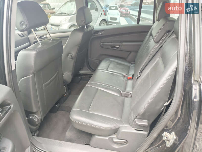 Минивэн Opel Zafira 2005 в Киеве