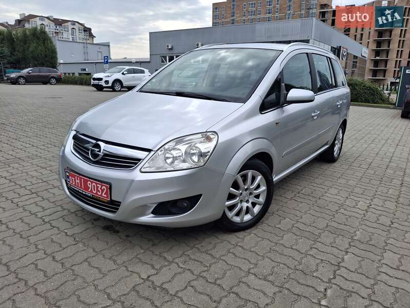 Минивэн Opel Zafira 2009 в Луцке