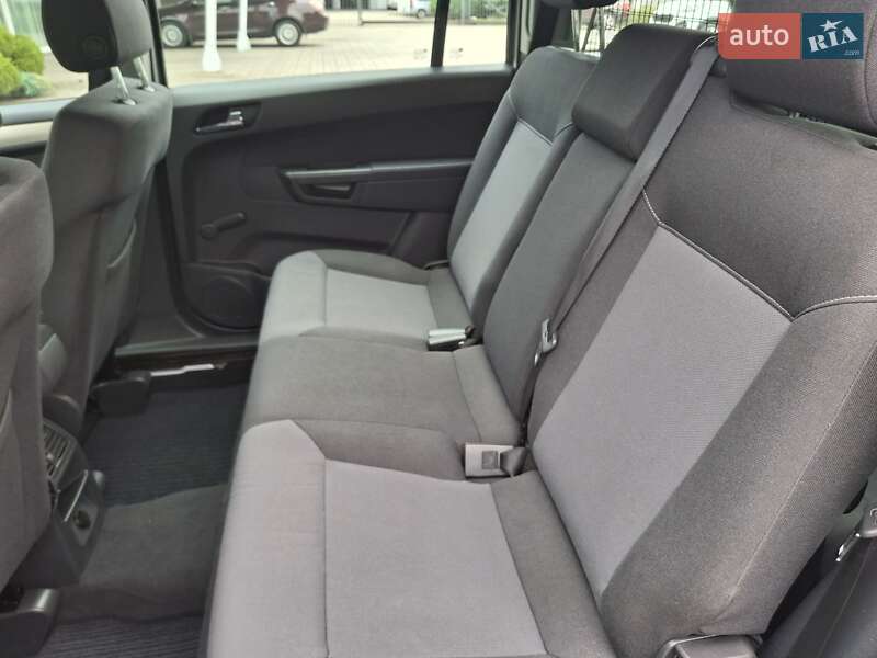 Минивэн Opel Zafira 2009 в Луцке