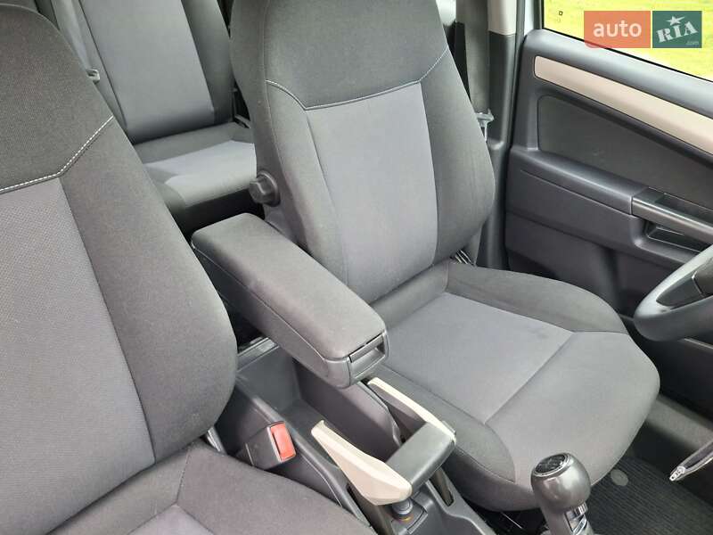 Минивэн Opel Zafira 2009 в Луцке