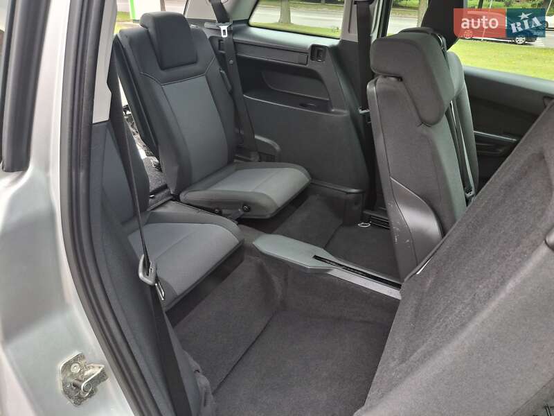 Минивэн Opel Zafira 2009 в Луцке