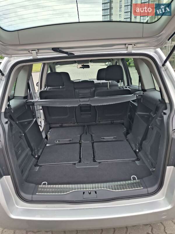 Минивэн Opel Zafira 2009 в Луцке