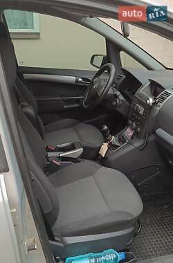 Минивэн Opel Zafira 2007 в 