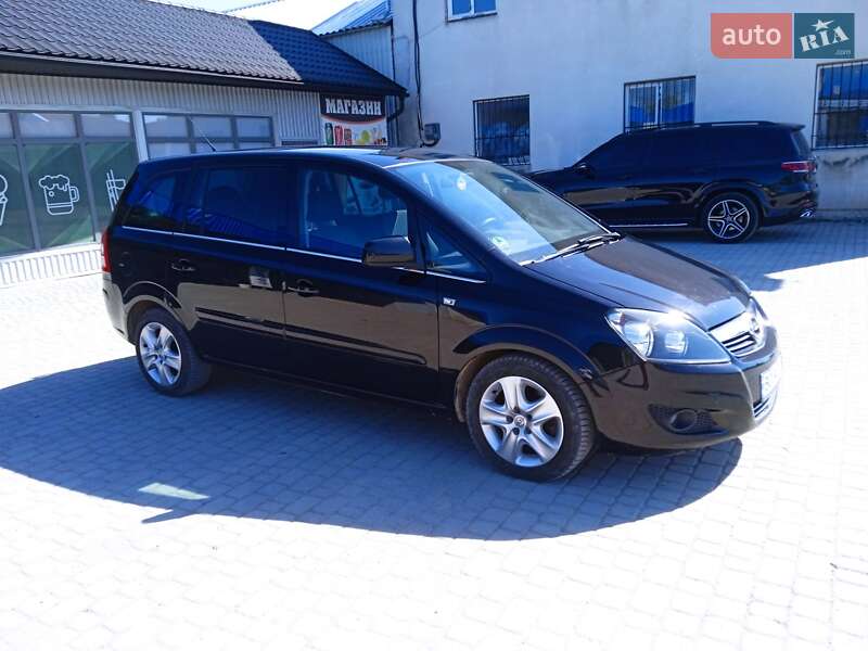Opel Zafira 2011