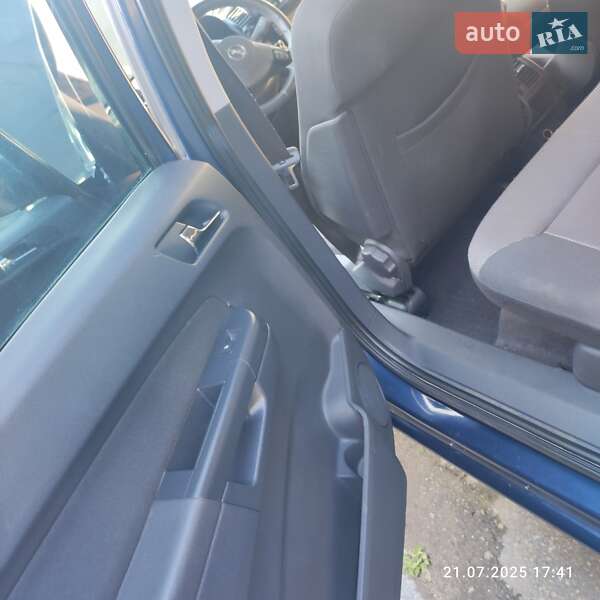 Минивэн Opel Zafira 2011 в Бердичеве