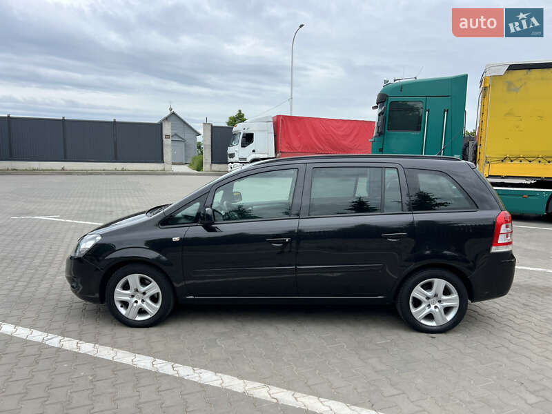 Минивэн Opel Zafira 2013 в Луцке