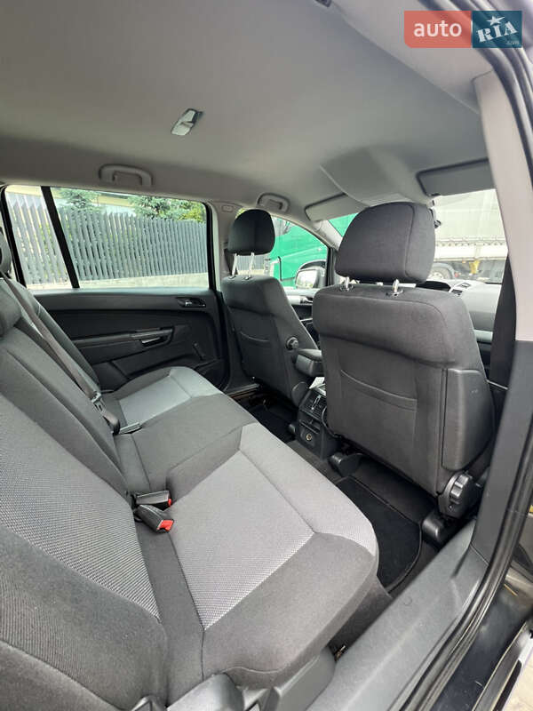 Минивэн Opel Zafira 2013 в Луцке