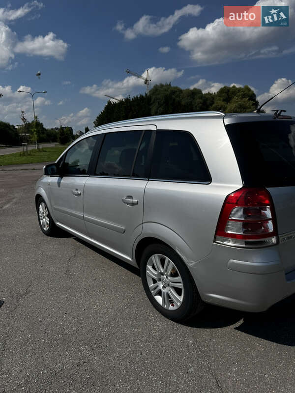Минивэн Opel Zafira 2009 в Львове