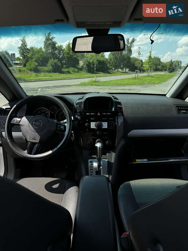 Минивэн Opel Zafira 2009 в Львове
