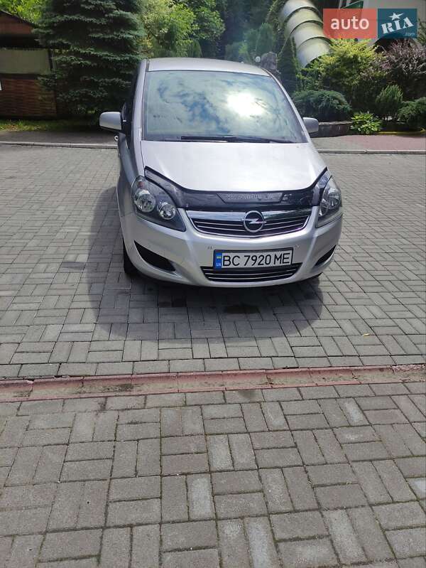 Мінівен Opel Zafira 2011 в Дрогобичі