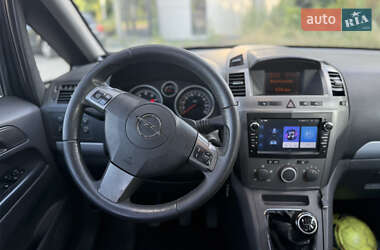 Минивэн Opel Zafira 2006 в 