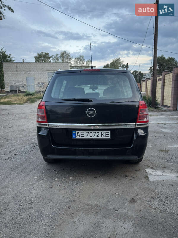 Мінівен Opel Zafira 2008 в Дніпрі