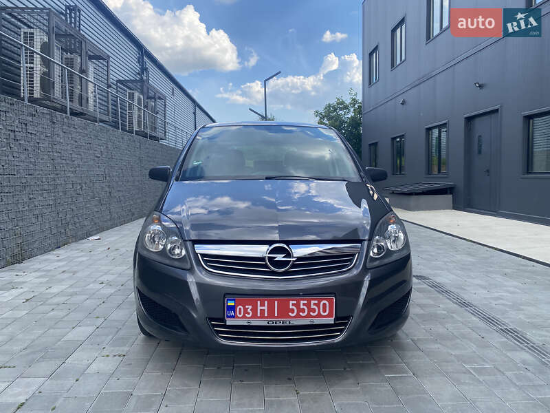 Минивэн Opel Zafira 2009 в Луцке