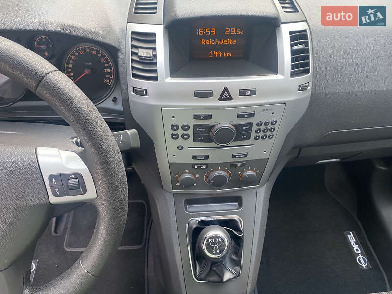 Минивэн Opel Zafira 2009 в Луцке