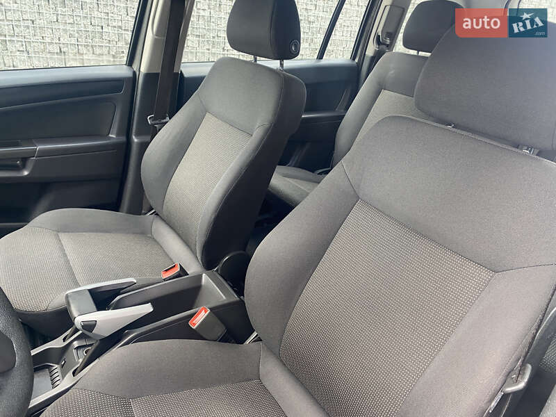 Минивэн Opel Zafira 2009 в Луцке