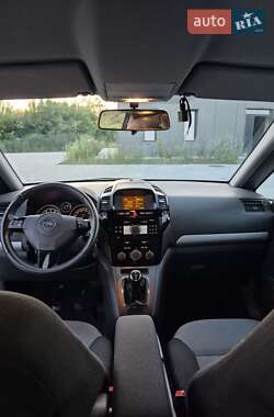 Минивэн Opel Zafira 2011 в 