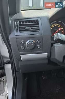 Минивэн Opel Zafira 2011 в 