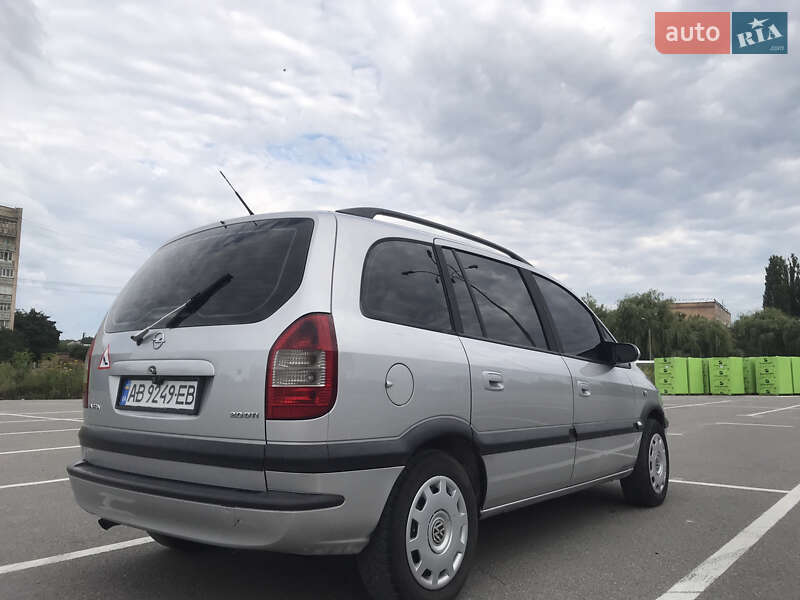 Мінівен Opel Zafira 2004 в Кам'янець-Подільському