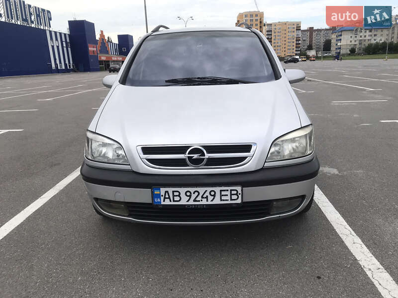 Мінівен Opel Zafira 2004 в Кам'янець-Подільському