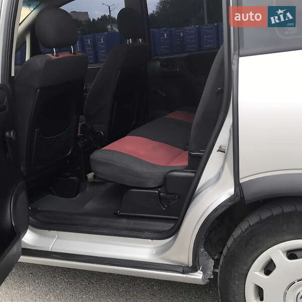 Мінівен Opel Zafira 2004 в Кам'янець-Подільському