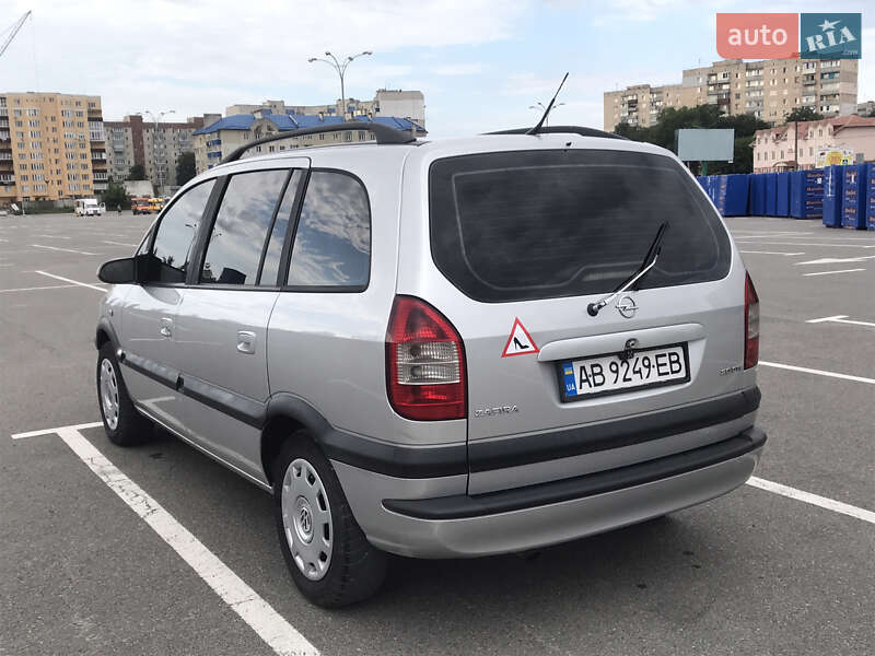 Мінівен Opel Zafira 2004 в Кам'янець-Подільському