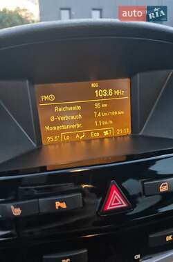 Минивэн Opel Zafira 2011 в 