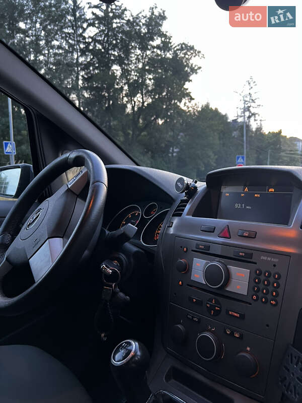 Минивэн Opel Zafira 2006 в Кременце