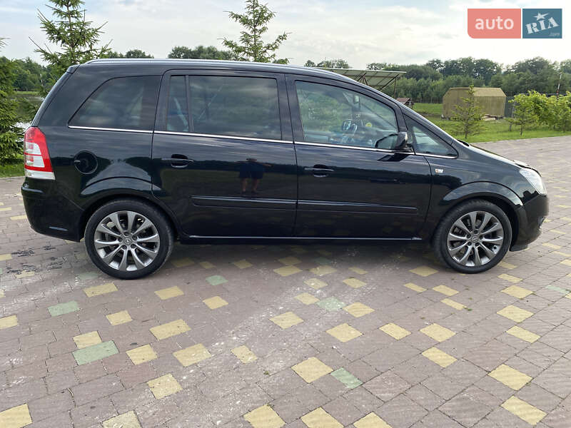Минивэн Opel Zafira 2012 в Львове