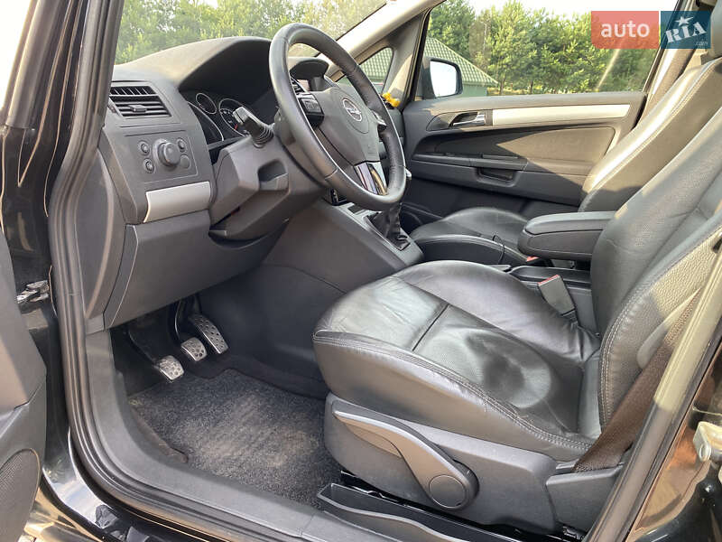 Минивэн Opel Zafira 2012 в Львове