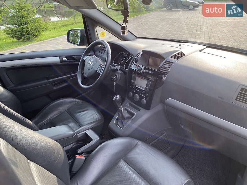 Минивэн Opel Zafira 2012 в Львове