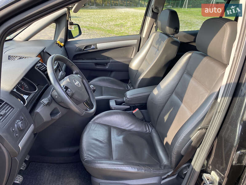 Минивэн Opel Zafira 2012 в Львове