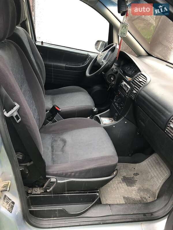 Мінівен Opel Zafira 2000 в Луцьку