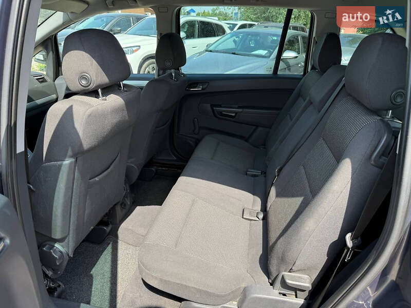Мінівен Opel Zafira 2008 в Коломиї