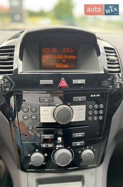 Минивэн Opel Zafira 2011 в 