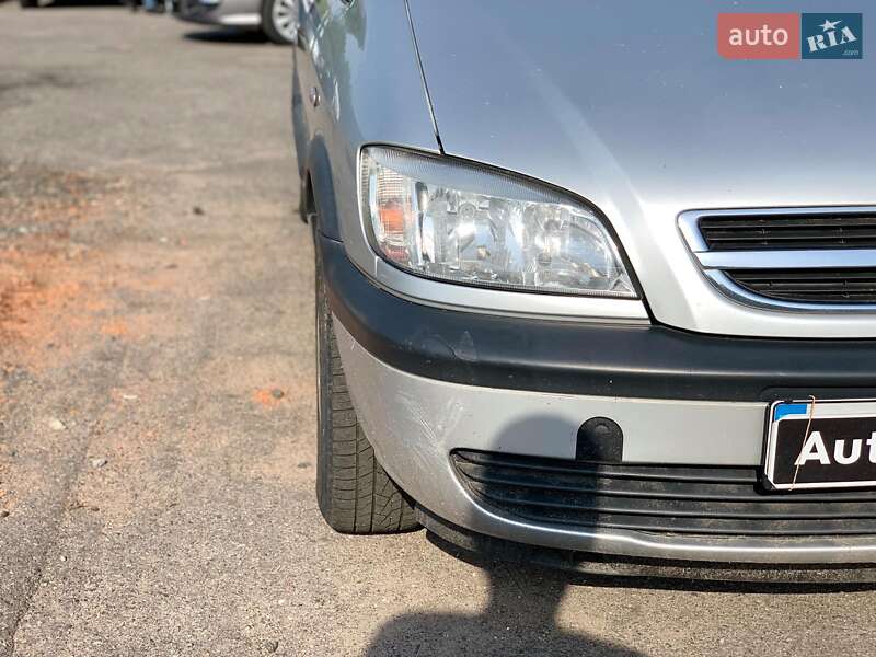 Минивэн Opel Zafira 2004 в Виннице