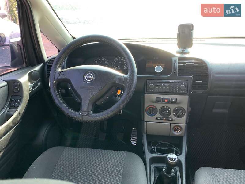 Минивэн Opel Zafira 2004 в Виннице