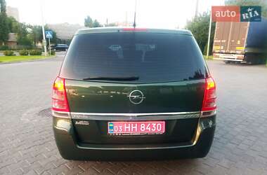 Минивэн Opel Zafira 2010 в 