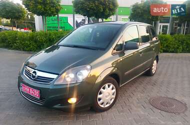 Минивэн Opel Zafira 2010 в 