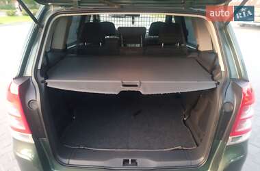 Минивэн Opel Zafira 2010 в 