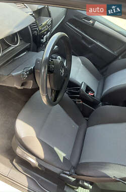 Минивэн Opel Zafira 2011 в 