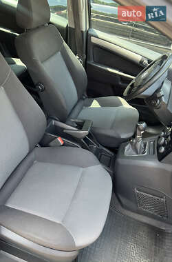 Минивэн Opel Zafira 2011 в 