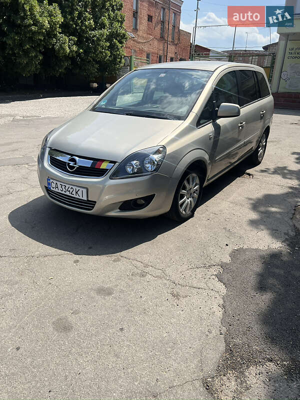 Opel Zafira 2011