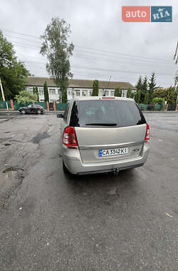 Минивэн Opel Zafira 2011 в 