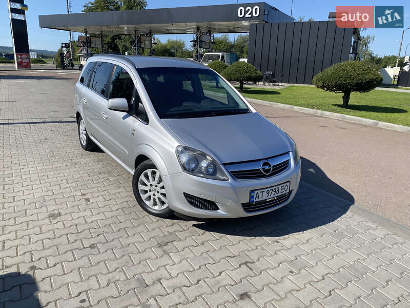 Мінівен Opel Zafira 2010 в Івано-Франківську фото 2 Мінівен Opel Zafira 2010 в Івано-Франківську