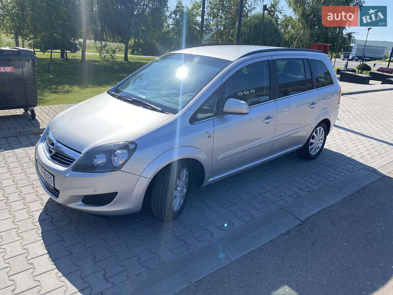 Мінівен Opel Zafira 2010 в Івано-Франківську фото 6 Мінівен Opel Zafira 2010 в Івано-Франківську