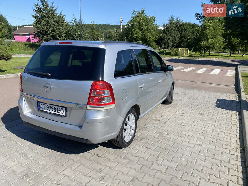 Мінівен Opel Zafira 2010 в Івано-Франківську фото 4 Мінівен Opel Zafira 2010 в Івано-Франківську