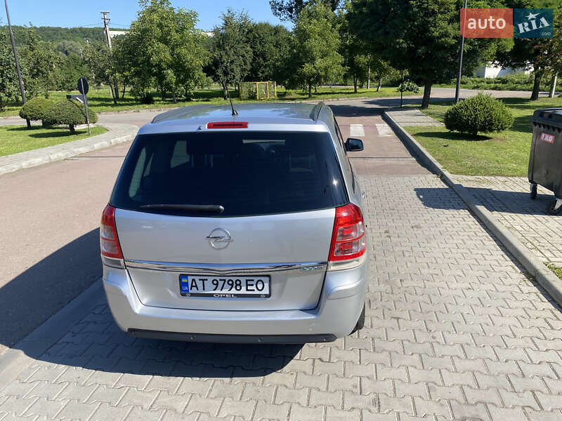 Мінівен Opel Zafira 2010 в Івано-Франківську фото 7 Мінівен Opel Zafira 2010 в Івано-Франківську