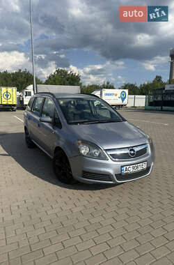 Мінівен Opel Zafira 2005 в Рівному