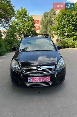 Минивэн Opel Zafira 2010 в Луцке